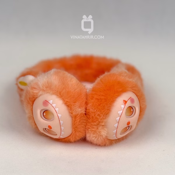 گوشگیر طرح لبوبو (Labubu): اکسسوری زمستانی فانتزی Pop Mart