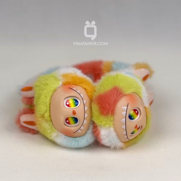 گوشگیر طرح لبوبو (Labubu): اکسسوری زمستانی فانتزی Pop Mart